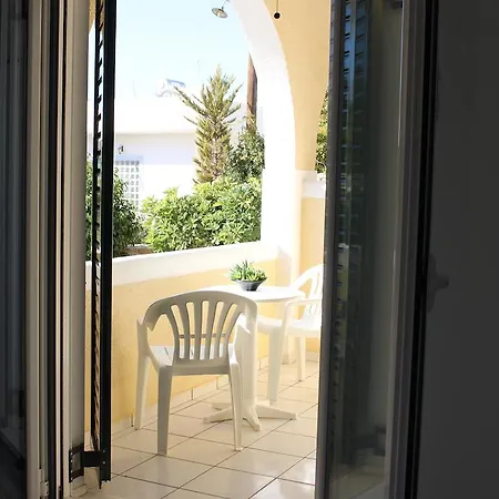 Hotel de apartamente Alvi Perdika (Aegina)